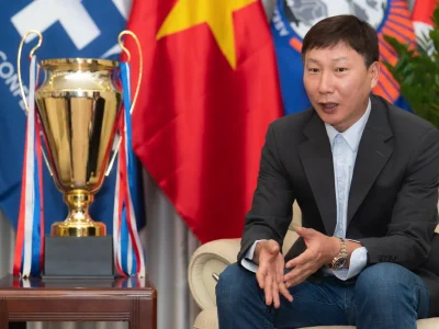 HLV Kim Sang-sik bật khóc tiếc nuối: ‘Thua Trung Quốc là vết gờn khó phai, tôi áy náy với người hâm mộ’