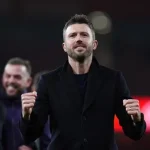 Maguire tiết lộ bất ngờ: Carrick vẫn là 'chân chuyền số 1' của MU, xé toang hàng phòng ngự ngay trên sân tập 1