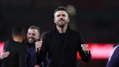 Maguire tiết lộ bất ngờ: Carrick vẫn là 'chân chuyền số 1' của MU, xé toang hàng phòng ngự ngay trên sân tập 1