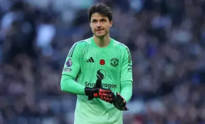Senne Lammens: Thủ môn trẻ Man Utd gây sốt với phong thái 'bản sao Schmeichel' 1